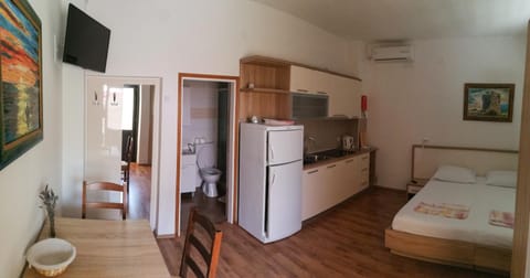 Kitchen or kitchenette, Living room, Bedroom