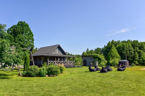 Sodyba Pivašiūnuose ant ežero kranto Villa in Vilnius County, Lithuania