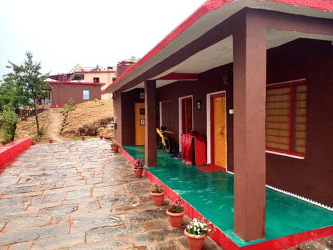 Traveller Hive Kasar Devi Vacation rental in Uttarakhand