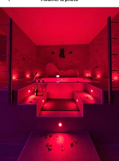 Massage, Spa and wellness centre/facilities, Bath