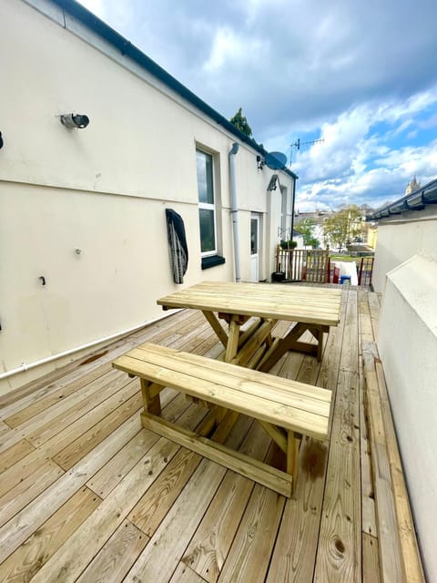 Patio, Dining area