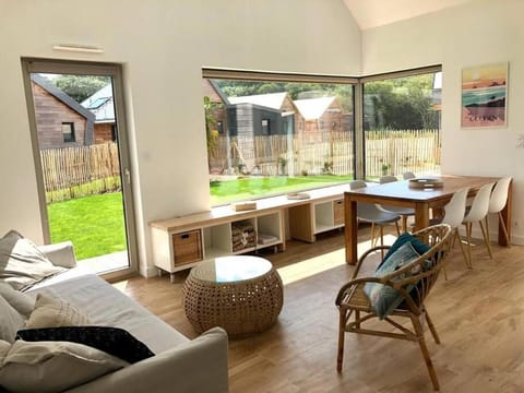 Living room, Seating area, Dining area, Garden view