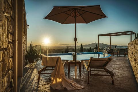 Property building, Patio, Day, Natural landscape, View (from property/room), Balcony/Terrace, Mountain view, Pool view, Swimming pool, Breakfast, Sunrise, Sunset, sunbed