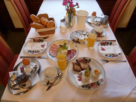 Pension Schöne Aussicht Übernachtung mit Frühstück in Salzburgerland