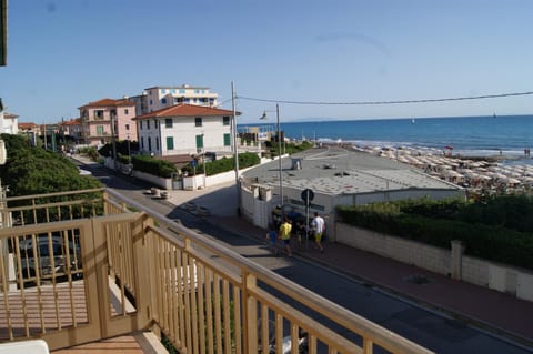 Balcony/Terrace, Balcony/Terrace, Beach, Sea view