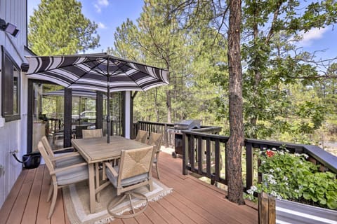 Sunny Cabin with Poker Room and Wraparound Deck! House in Munds Park
