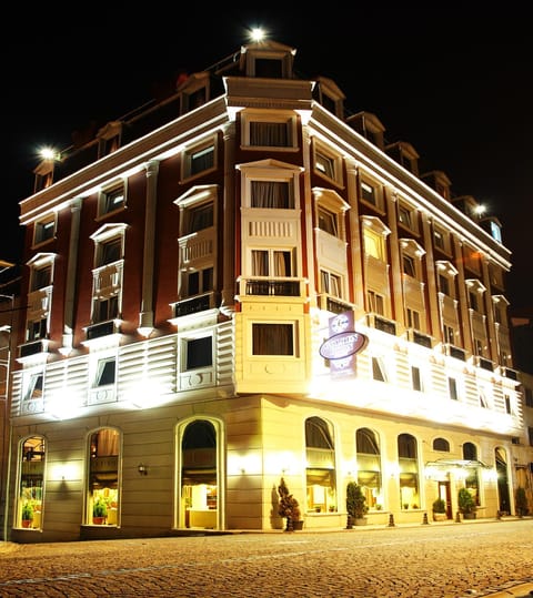 Property building, Night, City view, Location