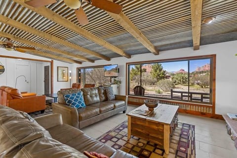 Mid-century Ranch Home in Sedona with Fantastic Red Rock Views House in Village of Oak Creek