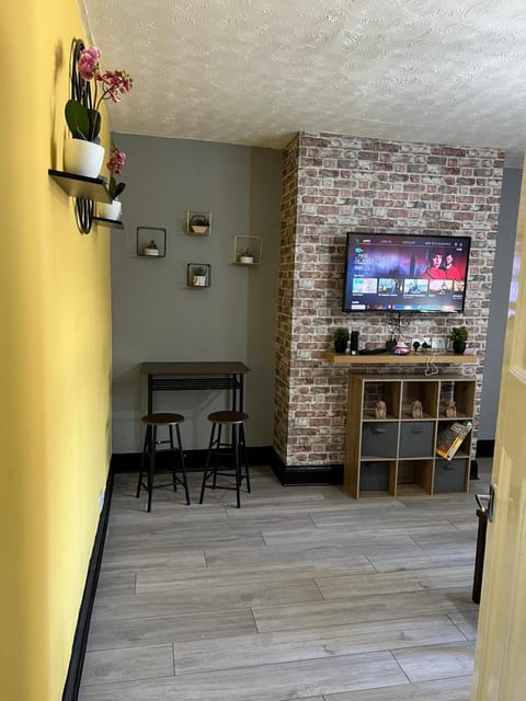 TV and multimedia, Kitchen or kitchenette, Dining area