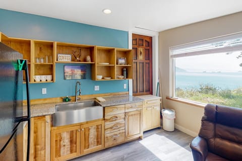 Picture Perfect Condo in Port Orford