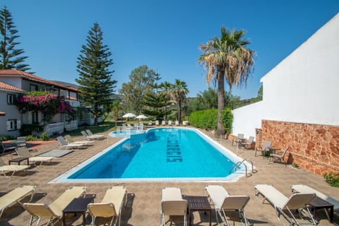 Day, Pool view, Swimming pool, Swimming pool, sunbed