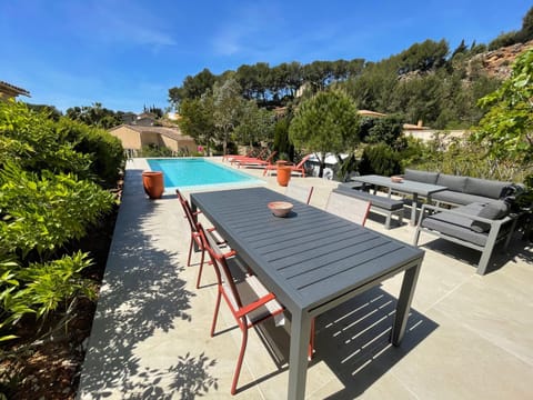 Day, Seating area, Pool view, Swimming pool