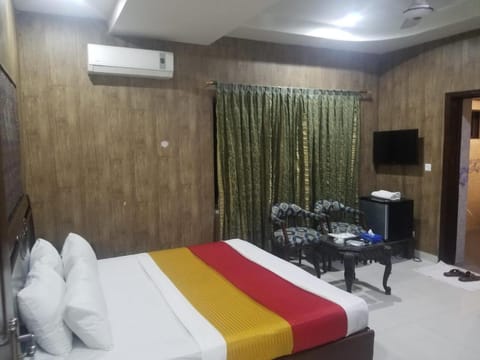 Quick continental Hotel - Jail Road Hotel in Lahore