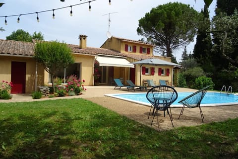 La Mésange Bleue - piscine privée House in L'Isle-sur-la-Sorgue