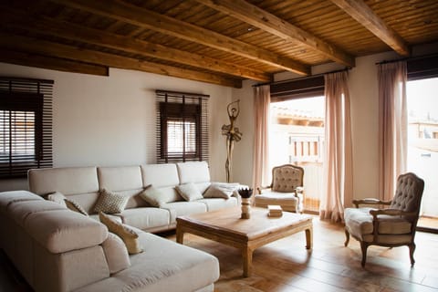 LA ANTIGUA TABERNA Country House in Community of Madrid