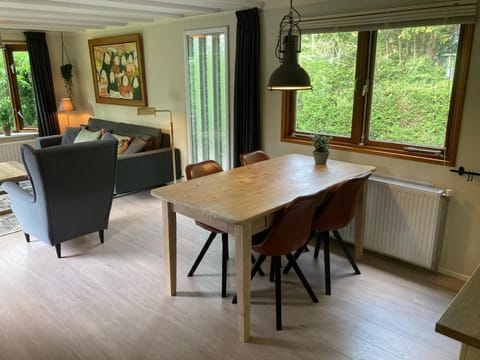 Chalet Wild Forest, knus chalet op de Veluwe met gratis parkeren Apartment in Putten