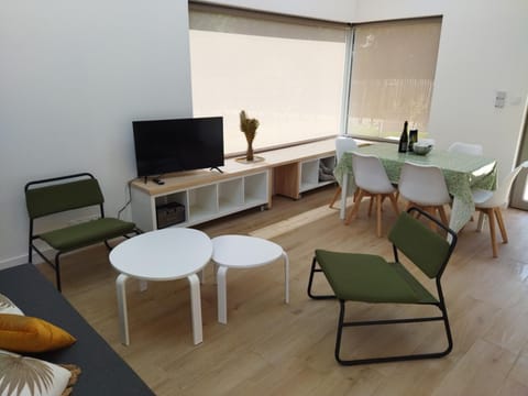 TV and multimedia, Living room, Dining area