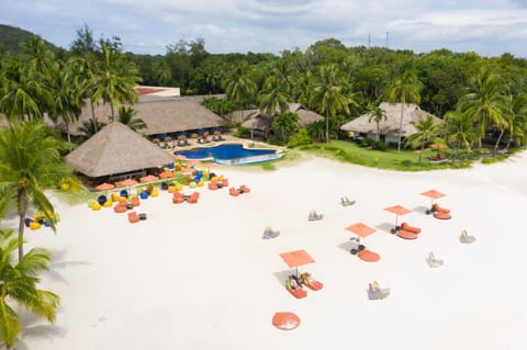 Property building, Bird's eye view, Beach