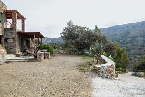 Property building, Day, Natural landscape, Mountain view