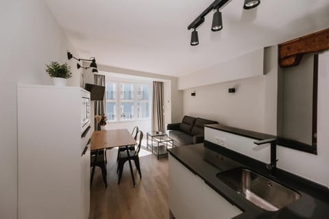 Kitchen or kitchenette, Living room, Dining area