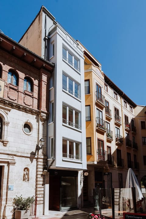 Property building, Nearby landmark, Facade/entrance