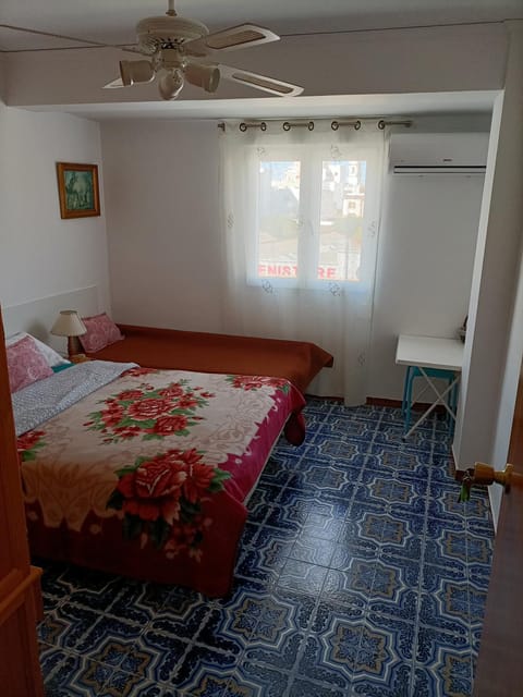 Apartamento grande, la mar esta 5 minutos andando Apartment in Dénia