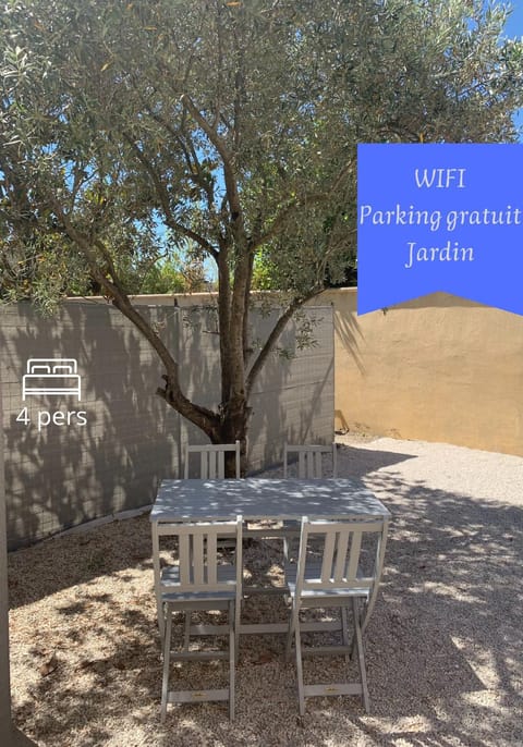 Patio, Garden, Dining area, Text overlay