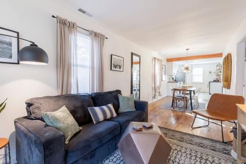 Cozy Beach Cottage Near The Bay House in Lower Township