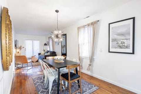 Cozy Beach Cottage Near The Bay House in Lower Township