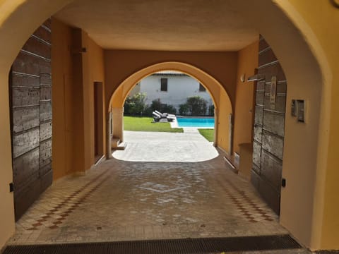 Facade/entrance