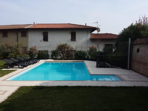 Swimming pool, Swimming pool