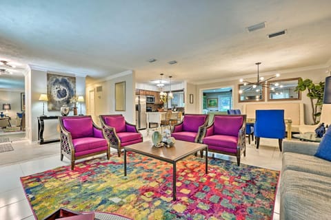 Huge Lutz Family Retreat with Game Room and Pool! Casa in Lutz