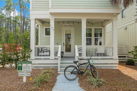 Property building, Facade/entrance, Garden, Balcony/Terrace, Cycling