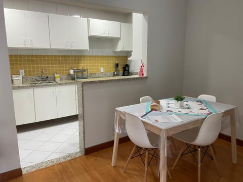 Coffee/tea facilities, Kitchen or kitchenette, Dining area, minibar, pet friendly, stove