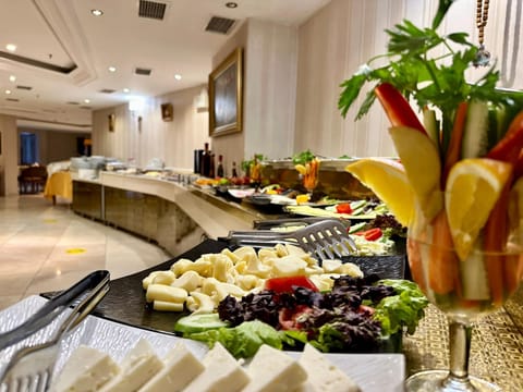 Food and drinks, Buffet breakfast