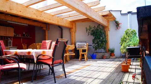 Day, Summer, BBQ facilities, Balcony/Terrace, Seating area, On site, Garden view, Mountain view, Mountain view