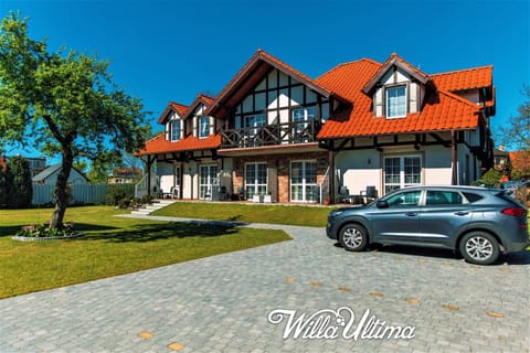 Property building, Garden, Balcony/Terrace, Parking