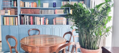 Library, Dining area