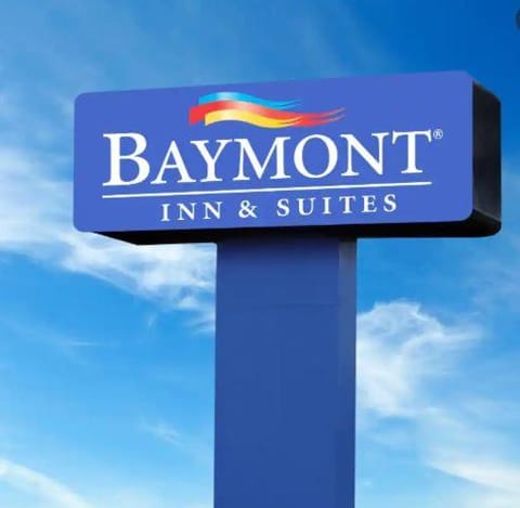 Baymont by Wyndham Hannibal Hotel in Hannibal
