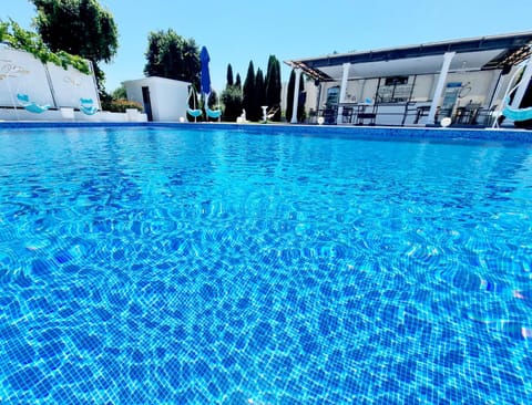 Pool view, Swimming pool, sunbed