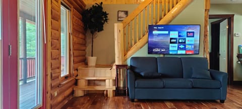 Tobermory Peaceful Private Entire Cottage Log Home Spacious Fully Equipped Chalé in Northern Bruce Peninsula