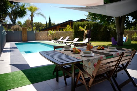 Garden, Dining area, Garden view, Pool view, Swimming pool