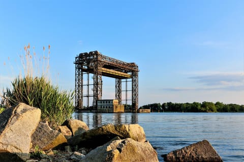 Natural landscape, Activities, Area and facilities