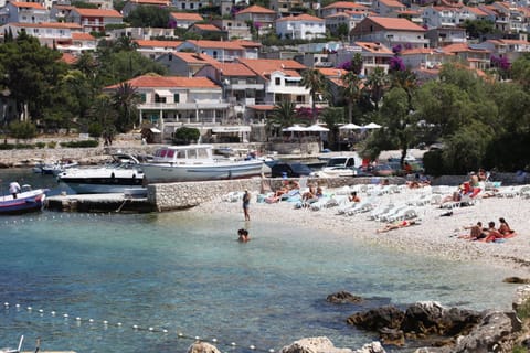 Beach, Area and facilities