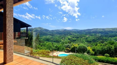 Balcony/Terrace, Mountain view