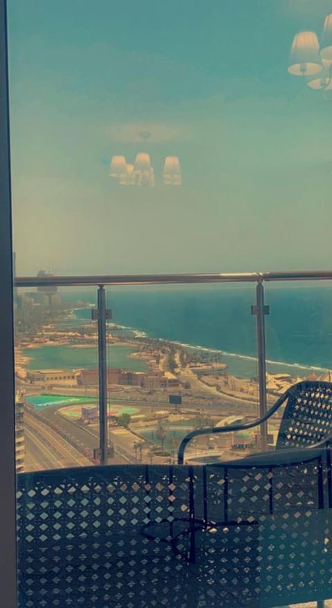 شقه على البحر ببرج المسارات Apartment in Jeddah