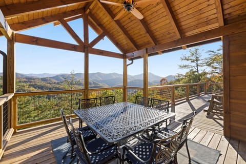 The Hidden Owl Mountain Lodge cabin House in Sevier County