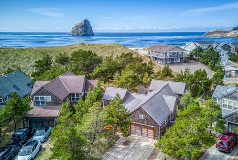 Barefoot Beach House House in Pacific City