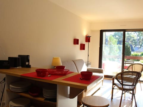 Studio Cabine 4 Pers, Terrasse, Proche Plage La Baule - FR-1-245-160 Apartment in La Baule-Escoublac