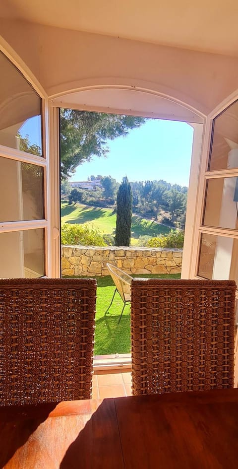 Day, View (from property/room), Seating area, Garden view